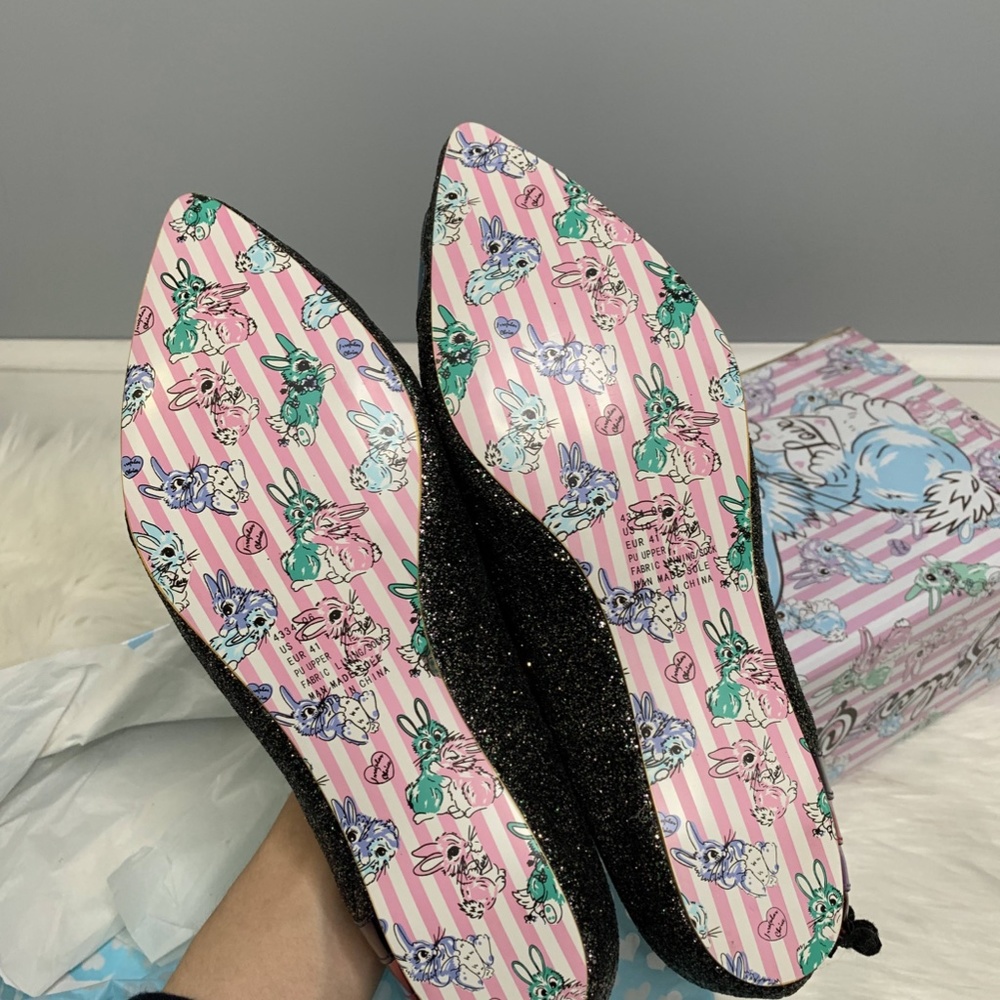 NIB Ground Control Irregular Choice - Picture 8 of 10